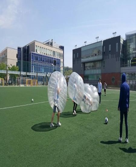 여가 및 레크리에이션 수업에 버블축구게임