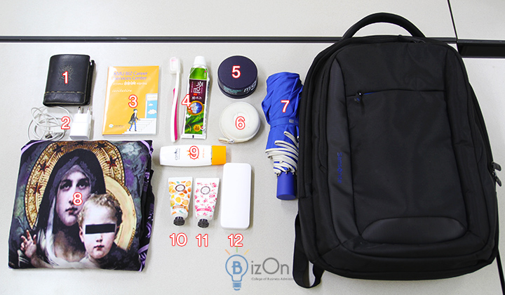 은밀하게 훔쳐보는 경영대 학우들의 IN MY BAG